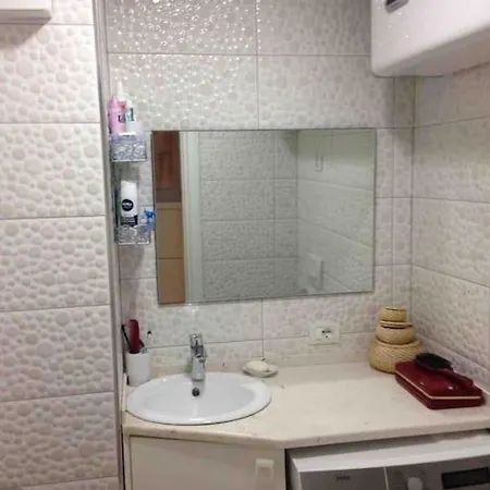 Apartment Lovely 2-bedroom With Hot Tub