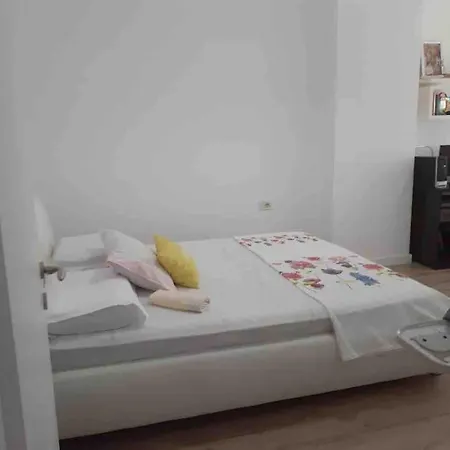 Lovely 2-bedroom With Hot Tub *