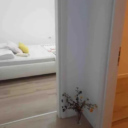 Lovely 2-bedroom With Hot Tub