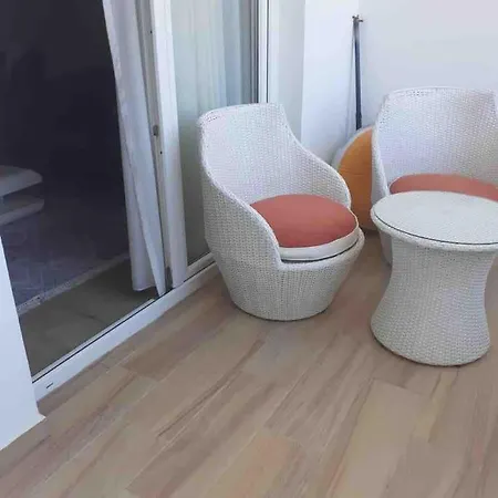 Apartment Lovely 2-bedroom With Hot Tub Tirana
